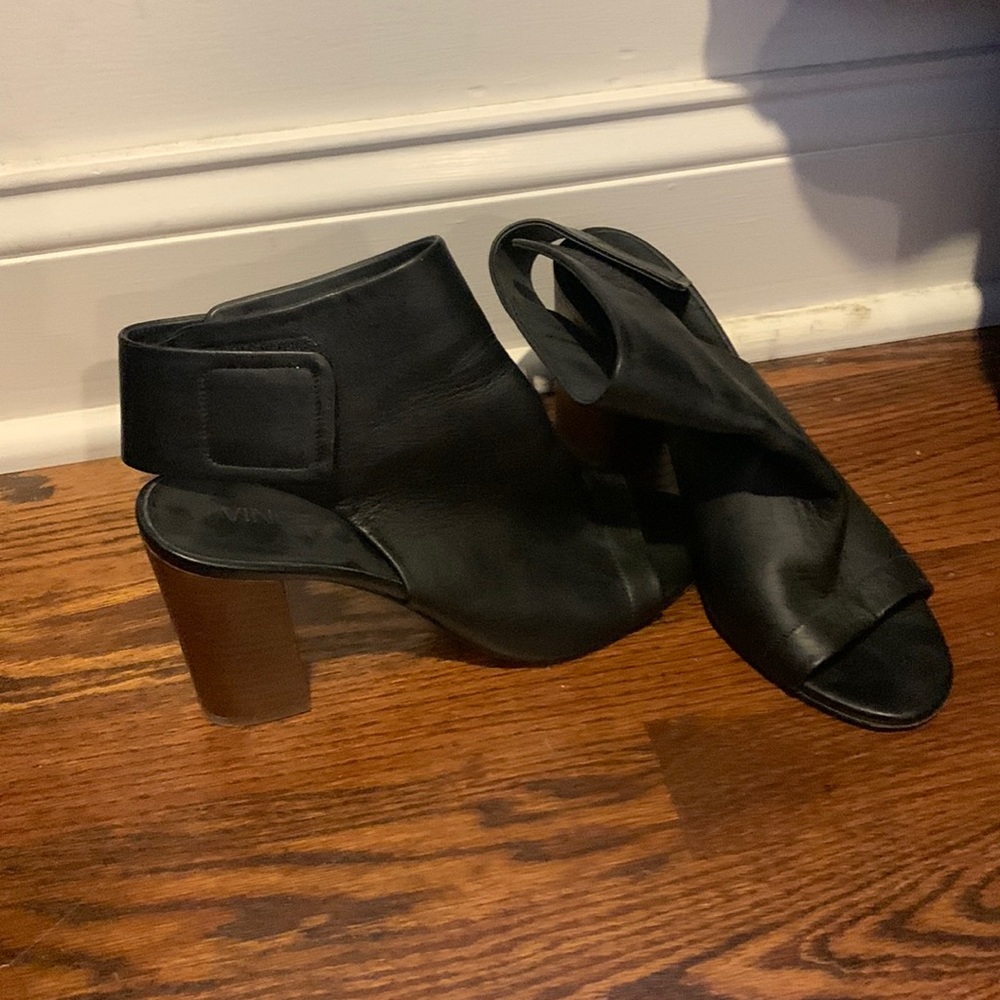 Vince Black Leather Sandals